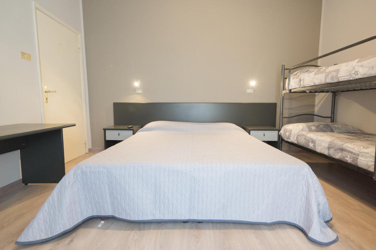 Hotel Avenusta Viserba Di Rimini Extérieur photo