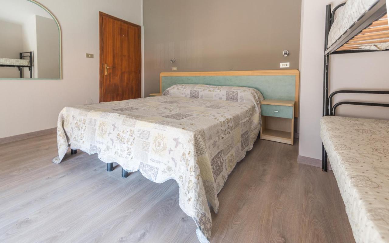 Hotel Avenusta Viserba Di Rimini Extérieur photo