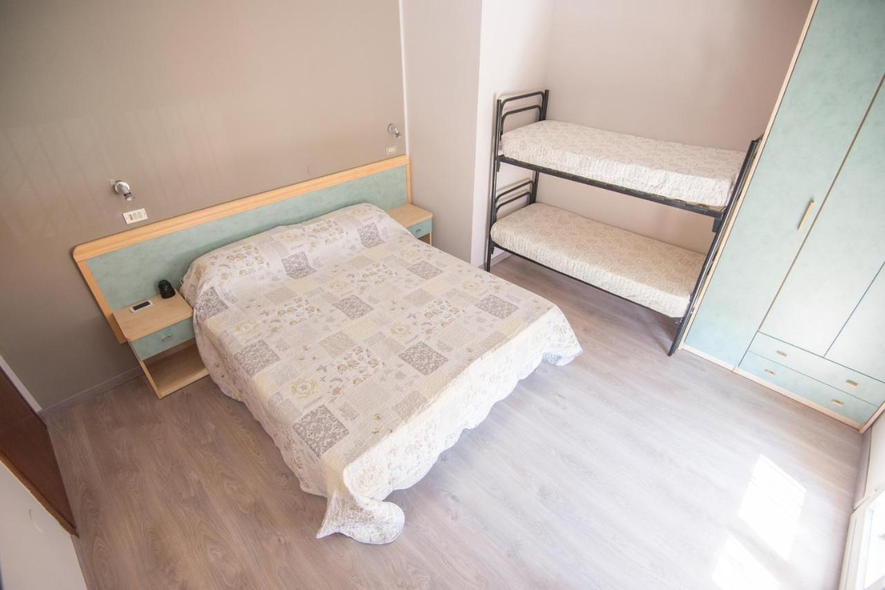 Hotel Avenusta Viserba Di Rimini Extérieur photo